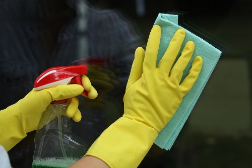 Professional oven cleaning service for homes in N5